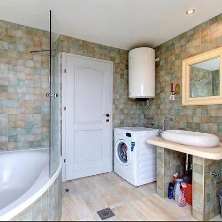 Emilie ルンバルダ