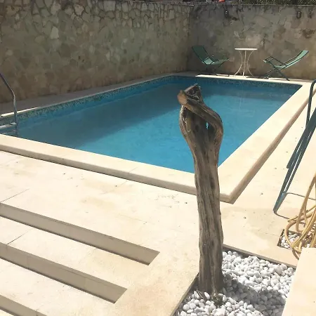 Emilie Hébergement de vacances